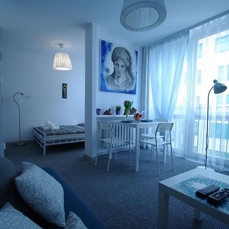 Alex Studio Apartment Варшава Екстериор снимка